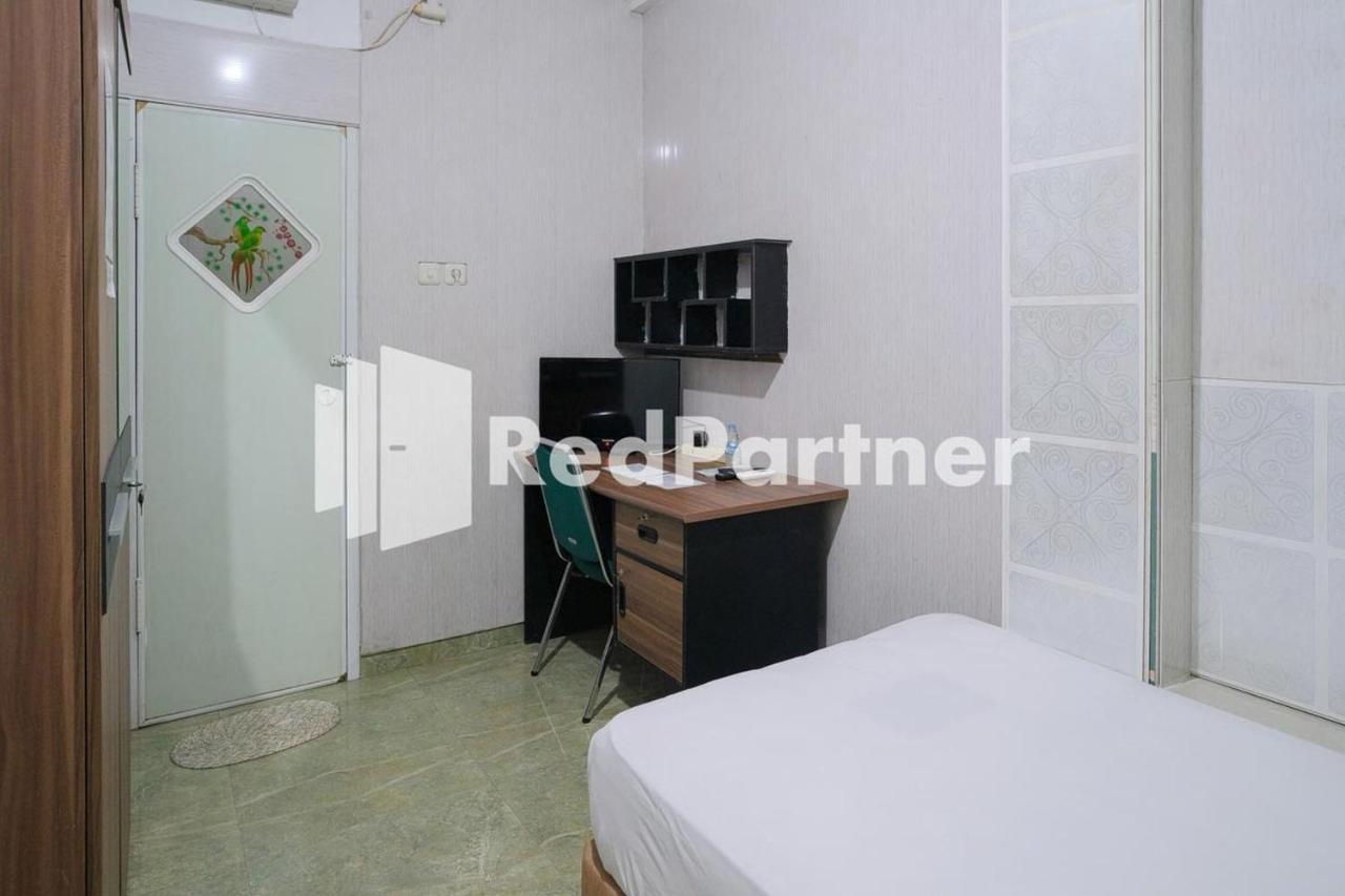 Pondok Hijau Syariah Mitra Reddoorz At Citraland Surabaya Exterior foto